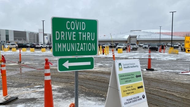 The drive-thru clinics in Saskatoon and Regina are closed after running out of vaccines. (Matthew Howard/CBC - image credit)