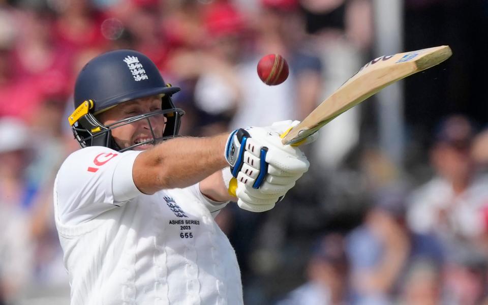 Joe Root tries to pull a short ball at Lord's - Why England cannot play the bouncer – explained