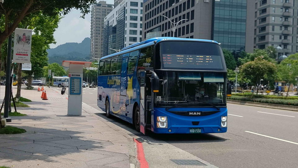 首都客運「1570」、「1571」、「1572」等三條北宜國道客運路線，自8月3日起，調整台北端下客站。   圖：首都客運提供