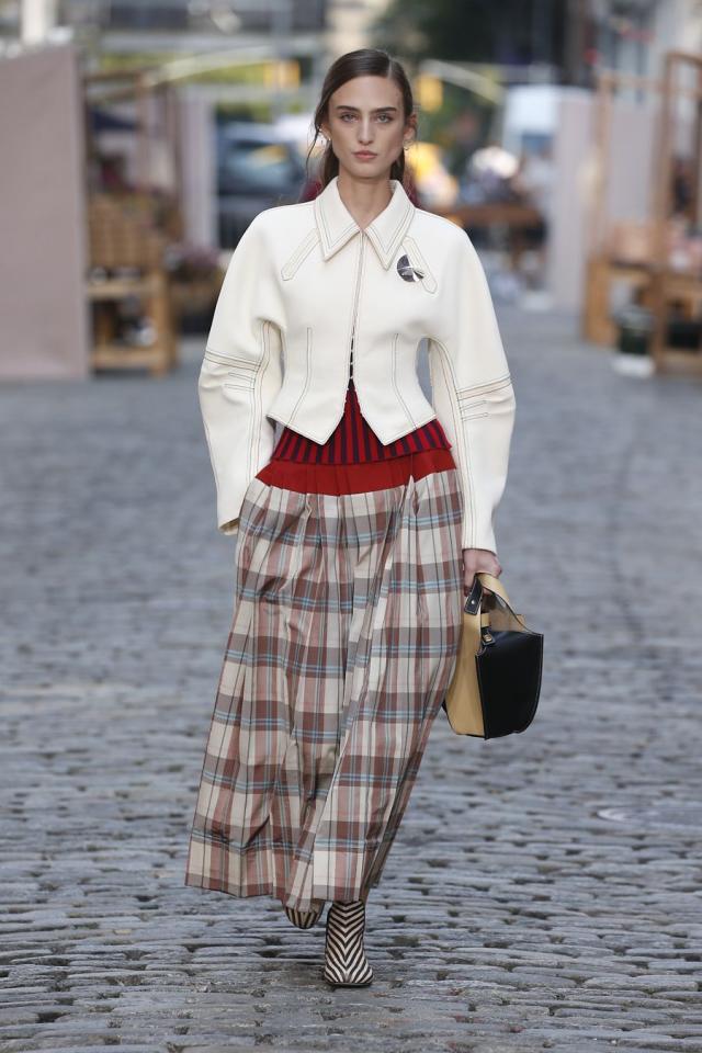 Chanel 2019 New York Gabrielle Medium Croco Embossed Shoulder Bag