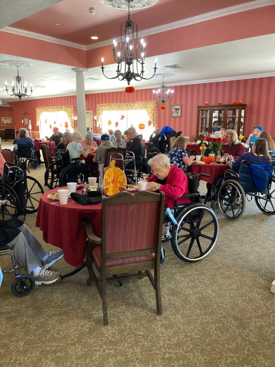 Families and residents gathered for Thanksgiving at the Regency.