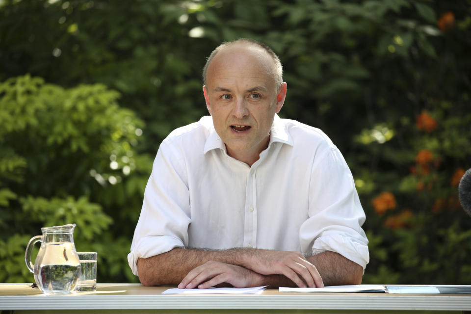 Dominic Cummings, Boris Johnson's chief advisor, talking to journalists on May 25, 2020 after it was discovered he left his London home during the middle of the lockdown to stay at his family's estate in Durham. (AP)