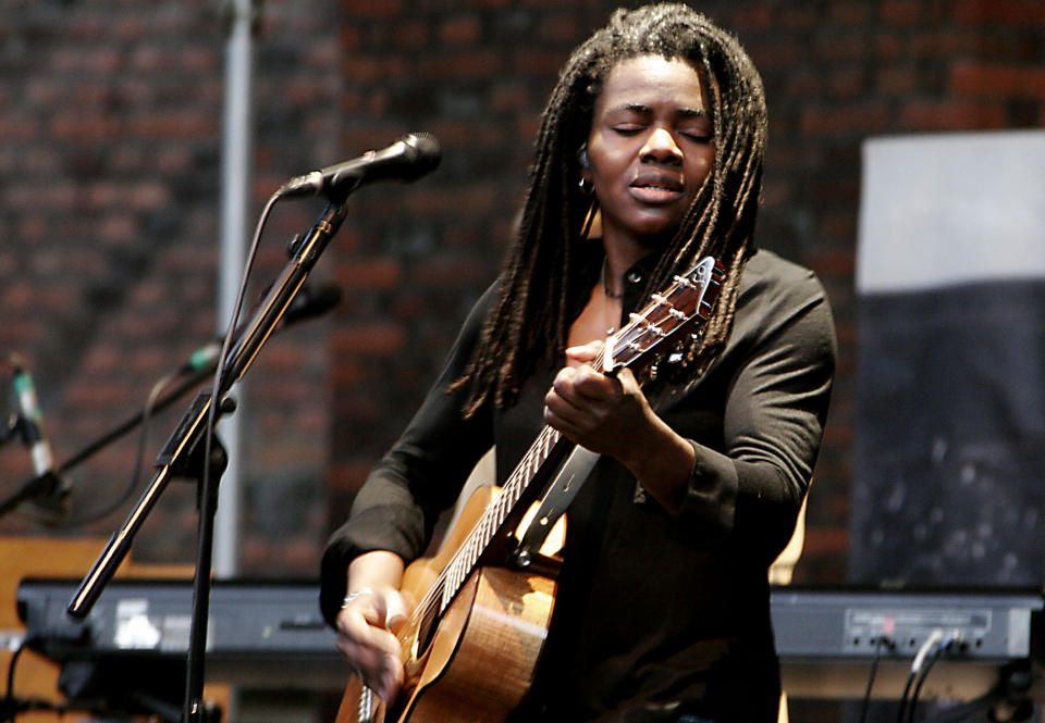 Tracy Chapman during Hampton Court Palace Festival 2006: Tracy Chapman Concert at Hampton Court Palace in Richmond upon Thames, Great Britain. / Credit: Gary Clark/FilmMagic