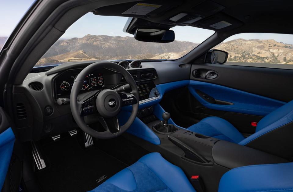 nissan z interior