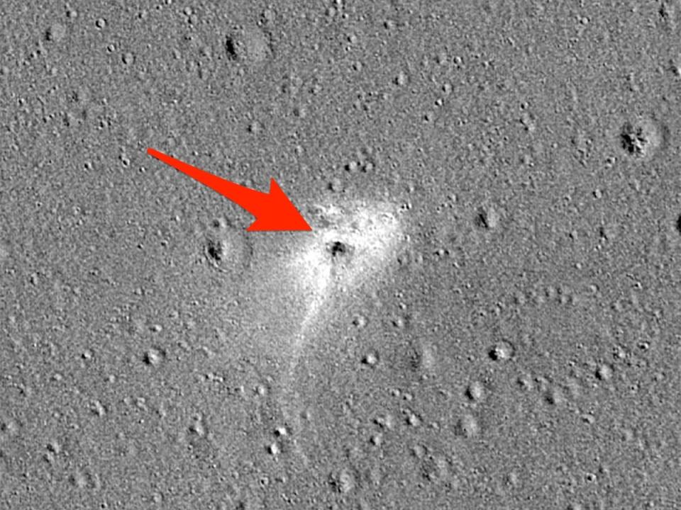 israel beresheet private moon lander crash site nasa lunar reconnaissance orbiter lro labeled