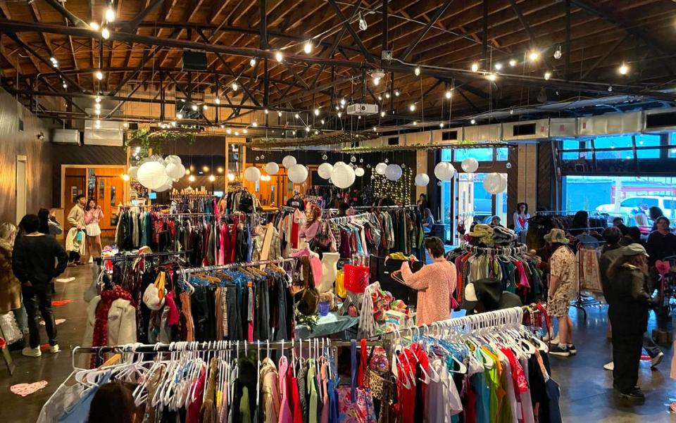 Noughties Market CLT, which you may be familiar with from its previous pop-ups at Heist Brewery, will participate in ThriftCon.