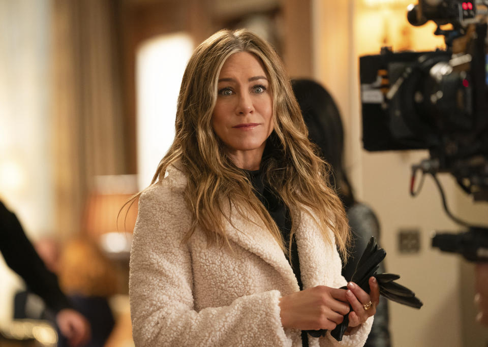 En esta imagen difundida por Apple TV+, Jennifer Aniston en una escena de "The Morning Show". (Apple TV+ vía AP)