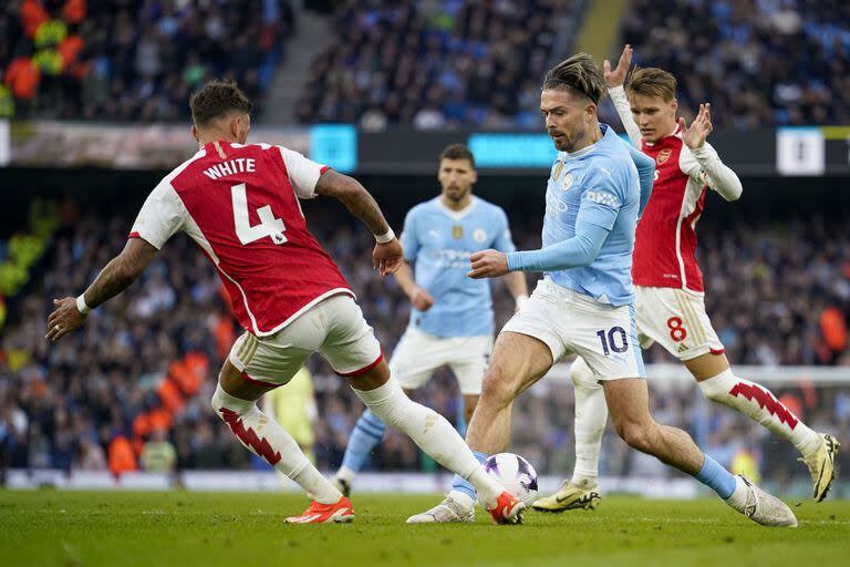 Manchester City y Arsenal no se sacaron ventajas y le cedieron la cima de la tabla de posiciones a Liverpool