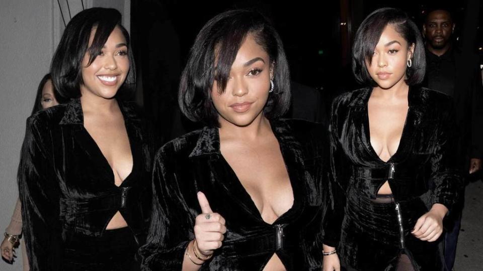 <p>Jordyn Woods‘ has stepped out of Kylie Jenner‘s shadow — the once crowned BFF is now a full-blown superstar. The eyelash mogul was BOMBARDED by photographers Friday night when she showed up at one of the biggest celebrity dinner spots, Craig’s, for a casual night out. Wearing a tight black shirt and a matching crop […]</p> <p>The post <a rel="nofollow noopener" href="https://theblast.com/jordyn-woods-paparazzi-crowd-craigs/" target="_blank" data-ylk="slk:Jordyn Woods Causes Paparazzi Madness During Hollywood Dinner;elm:context_link;itc:0;sec:content-canvas" class="link ">Jordyn Woods Causes Paparazzi Madness During Hollywood Dinner</a> appeared first on <a rel="nofollow noopener" href="https://theblast.com" target="_blank" data-ylk="slk:The Blast;elm:context_link;itc:0;sec:content-canvas" class="link ">The Blast</a>.</p>
