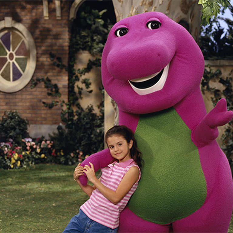 Selena en sus comienzos, cuando participaba como estrella infantil del show televisivo del dinosaurio Barney