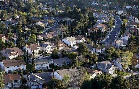 An overview of the Porter Ranch neighborhood in Los Angeles, California February 19, 2016. REUTERS/Mario Anzuoni