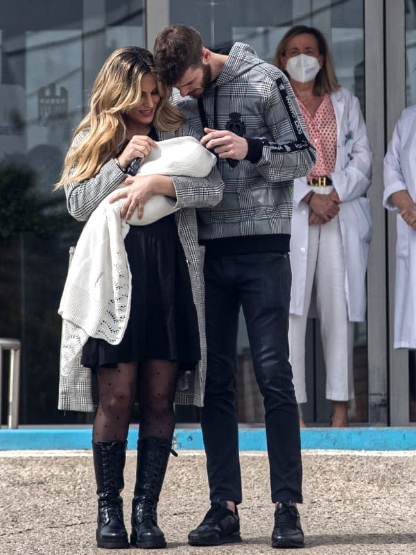 Edurne y De Gea con su hija Yanay