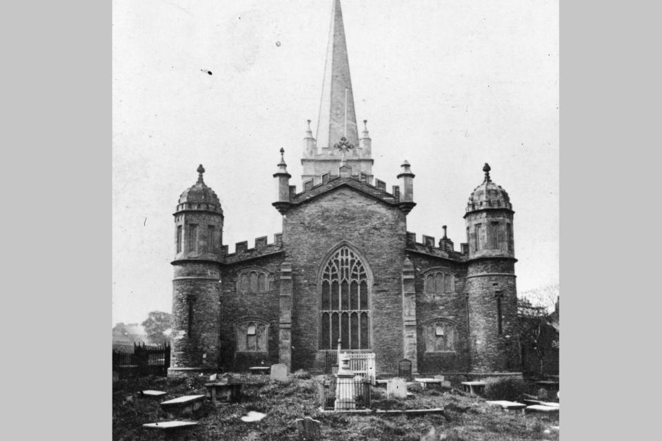 circa 1900:  The cathedral in Derry city.  (Photo by Hulton Archive/Getty Images)