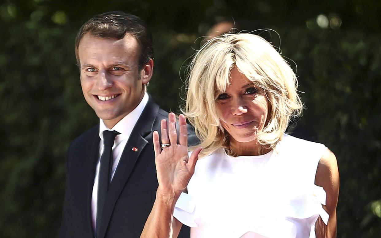 France&#39;s President Emmanuel Macron responded to offensive comments made about his wife Brigitte by Brazilian President Jair Bolsonaro - Bloomberg