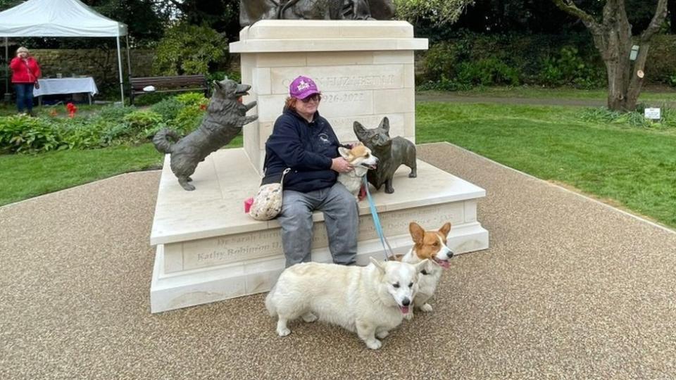 Queen statue unveiling