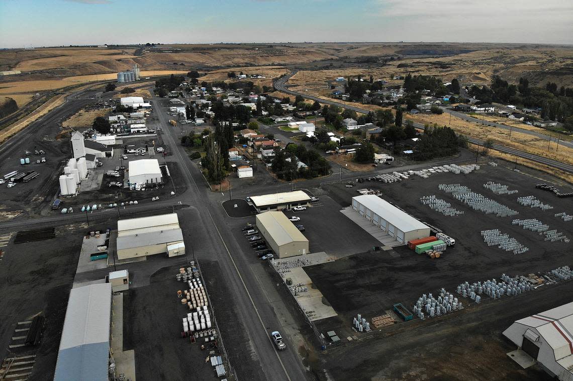 Mesa is a small agriculturally driven community of about 490 people about half an hour north of Pasco. Mesa began as a stop between Eltopia and Palouse Junction in 1883, and was first homesteaded by the Poe family in 1887, two years before Washington became a state.