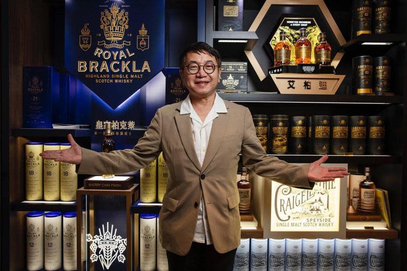 「大盛酒品」董事總經理Ivan張德武，於四年前拿下百加得（Bacardi）集團部分威士忌品牌的代理權，操作艾柏迪（Aberfeldy）、皇家柏克萊（Royal Brackla）與魁列奇（Craigellachie）這三支蘇格蘭單一麥芽威士忌在台灣市場的行銷。（攝影：游銘元）