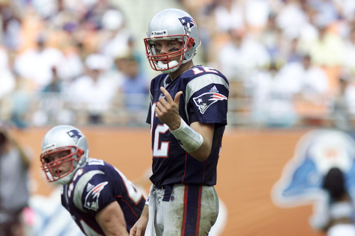 Tom Brady autographed rookie card auctioned for $555,988