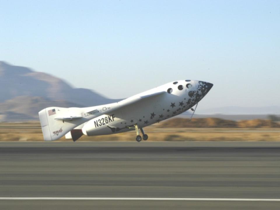 SpaceShipOne returns to the runway following a suborbital flight. <cite>Courtesy of Scaled Composites, LLC</cite>