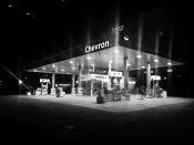 <p>A closed gas station emptied of fuel Friday in Miami. (Photo: Holly Bailey/Yahoo News) </p>