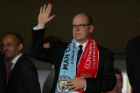 <p>Le coup d’envoi est donné sous le regard attentif du prince Albert venu encourager son club de cœur. (Photo AFP)</p>