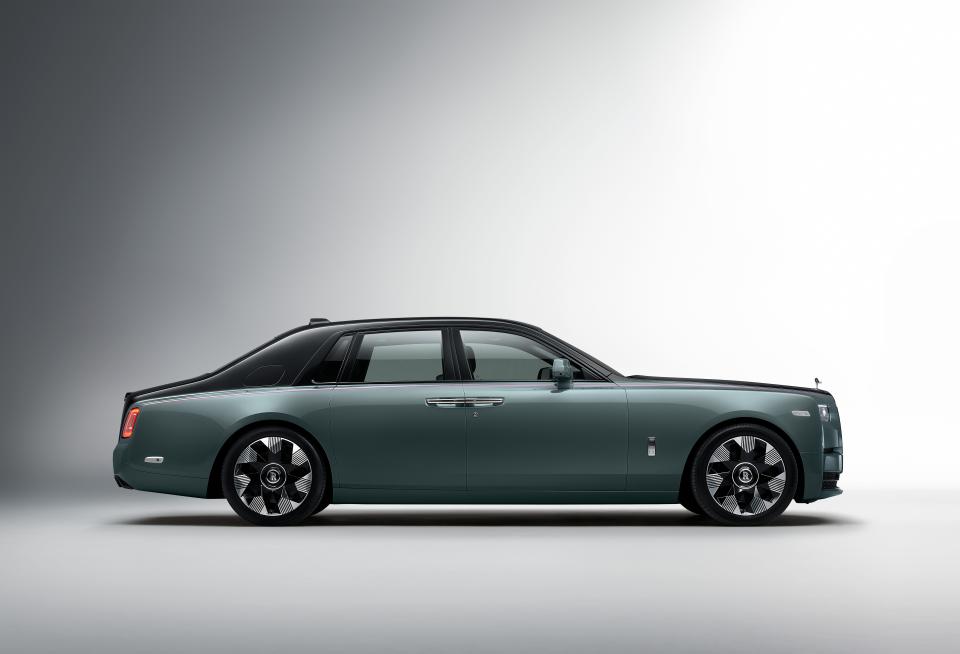 <p><a class="link " href="https://www.caranddriver.com/news/a39977954/2023-rolls-royce-phantom-revealed/" rel="nofollow noopener" target="_blank" data-ylk="slk:Read the Full Story;elm:context_link;itc:0;sec:content-canvas">Read the Full Story</a></p>