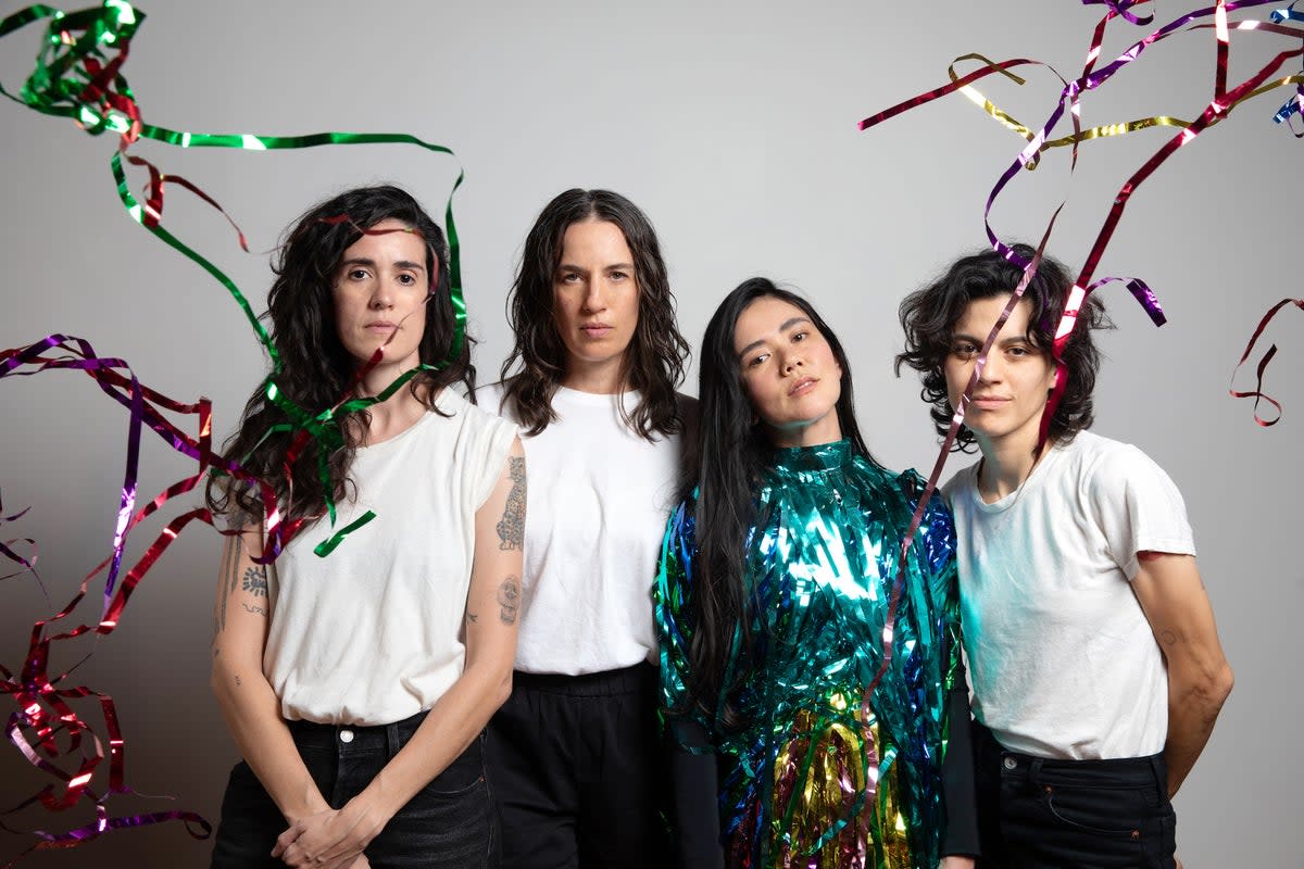 Brazilian electropop group CSS: ‘We were so tired after shows, and we weren’t going to do drugs just to go to an afterparty’  (Gleeson Paulino)