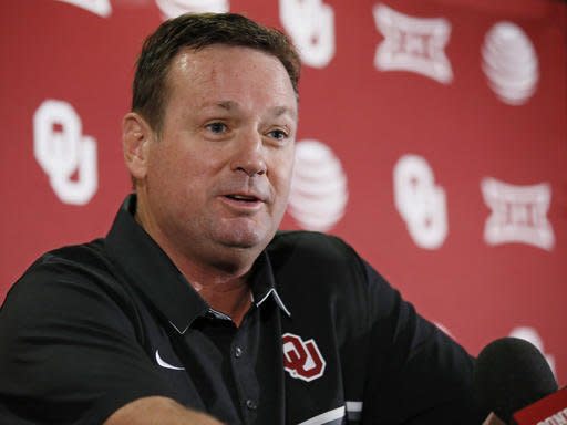 Oklahoma head coach Bob Stoops answers a question during an NCAA college football news conference in Norman, Okla., Monday, Aug. 29, 2016. Oklahoma begins the season against Houston, in Houston on Saturday. (AP Photo/Sue Ogrocki)