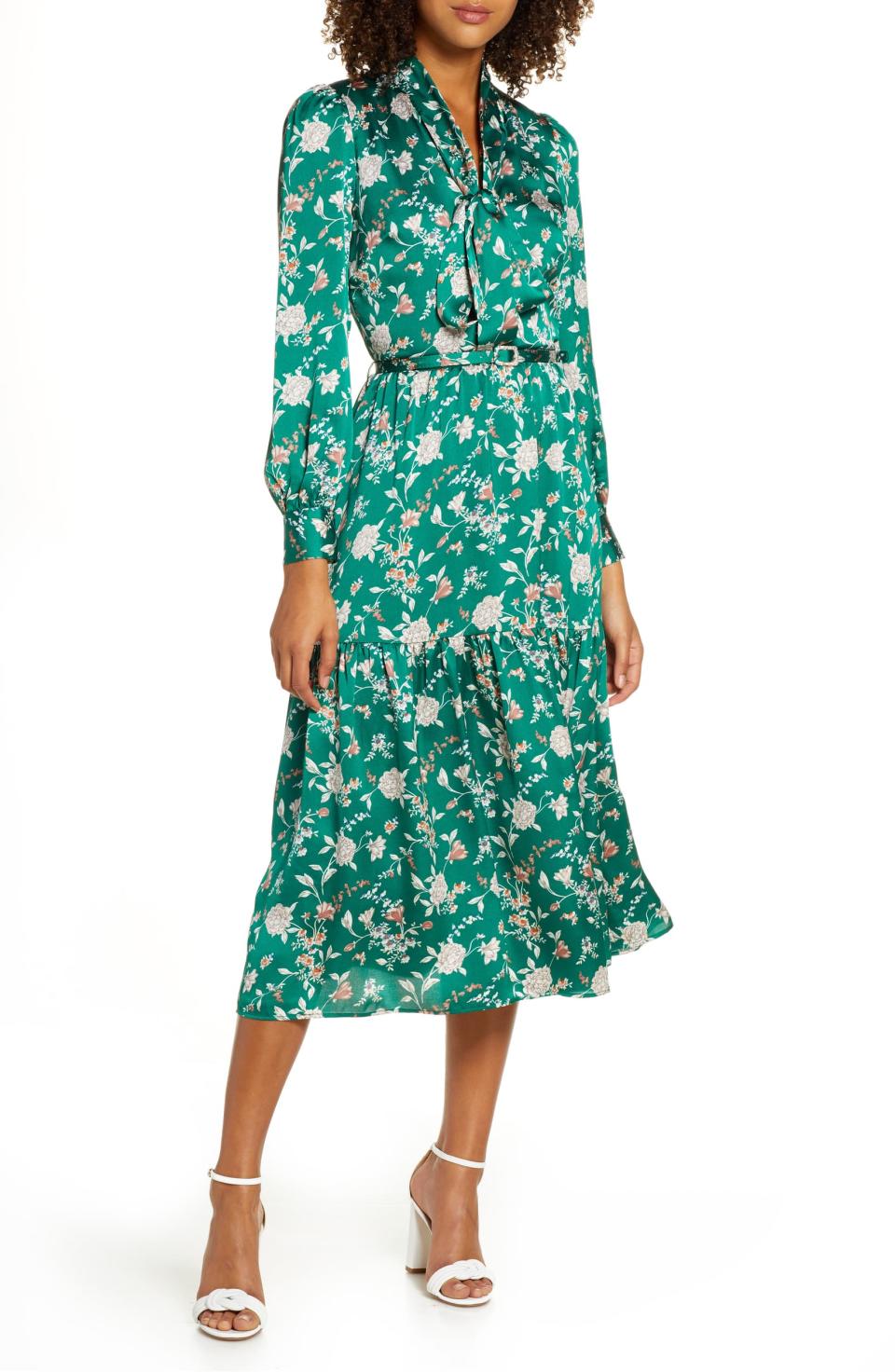 This stunning emerald floral dress is the perfect mix of classic and modern. (Photo: Nordstrom)