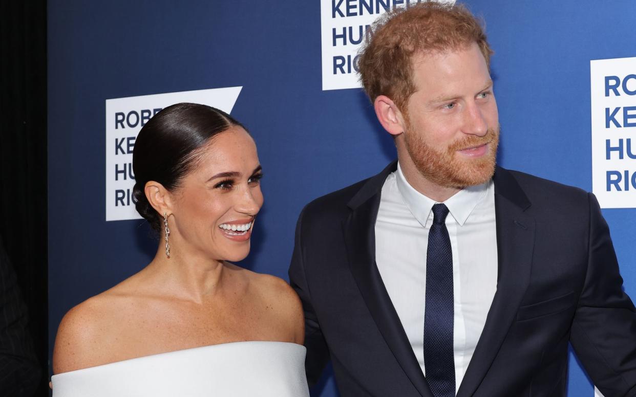 Kurz vor der Veröffentlichung seiner Biografie erhebt Prinz Harry erneut schwere Vorwürfe gegen seine Familie. (Bild: Mike Coppola / Getty Images for 2022 Robert F. Kennedy Human Rights Ripple of Hope Gala)