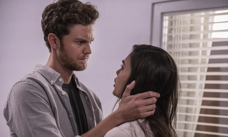 Jack Quaid and Melissa Barrera in Scream