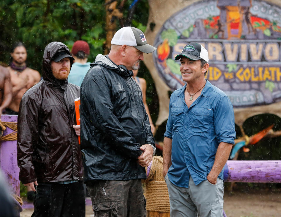 Kirhoffer and producer Jeff Probst on the set of Season 37. (Photo: CBS)