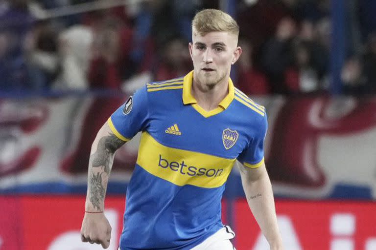 Nicolás Valentini se ganó un lugar en la primera de Boca, con una mejora propia y en medio de bajos rendimientos, suspensiones y lesiones de compañeros.