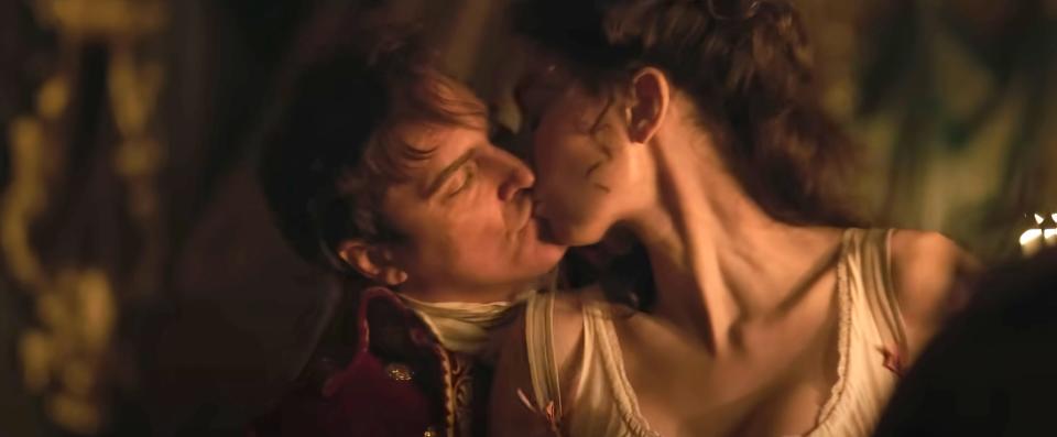 Joaquin Phoenix as Napoleon Bonaparte and Vanessa Kirby as Empress Josephine