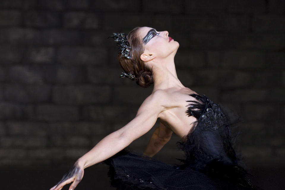 BLACK SWAN, Natalie Portman, 2010, TM and copyright ©Fox Searchlight Pictures. All rights reserved./Courtesy Everett Collection
