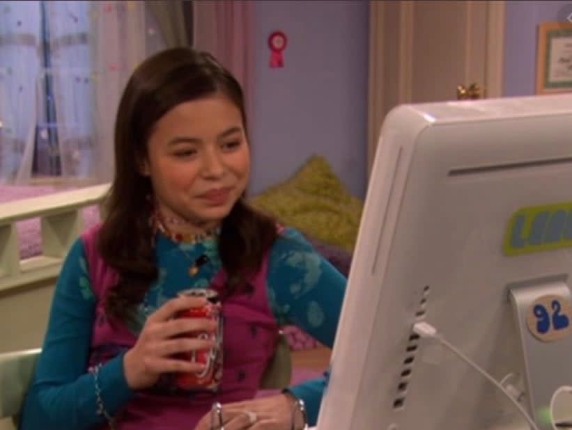 icarly on her computer