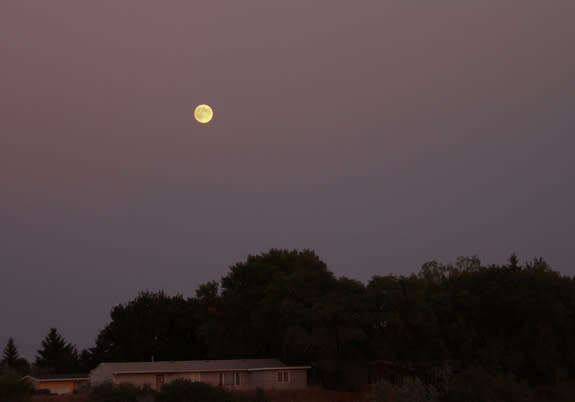 'Blue Moon' of 2012: See the First Photos