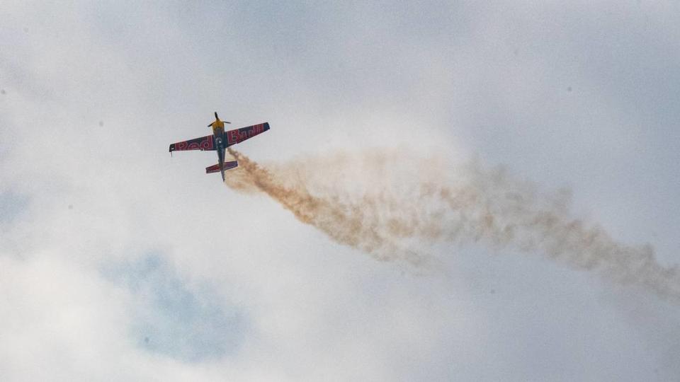 Images from the Sunday air show at the 2022 Tri-Cities Water Follies.