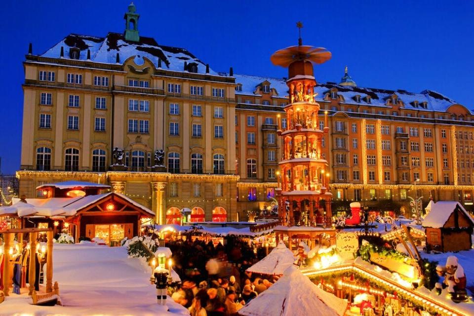 Marvel at the world's largest Erzgebirge step pyramid at Dresden's Striezelmarkt