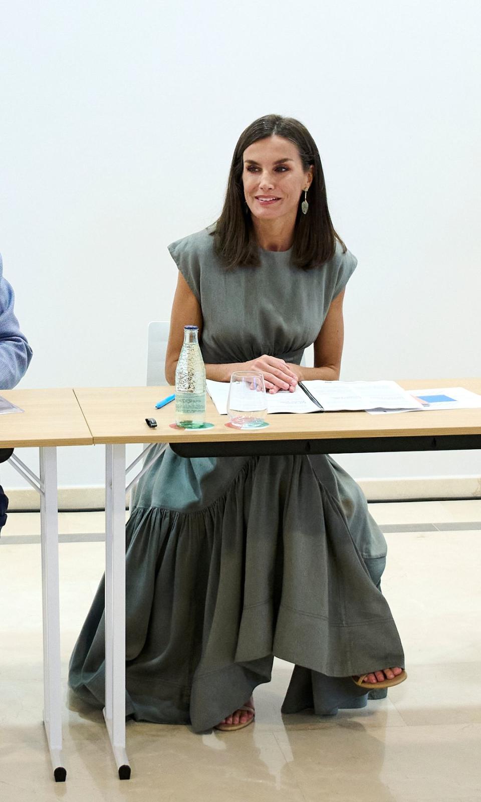 Reina Letizia con vestido verde en Girona