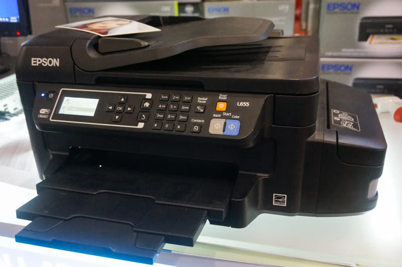 The Epson L655 is a Wi-Fi enabled AIO Ink Tank Printer that prints at 33/20ppm (Mono/Color). It uses Epson’s Low Cost High Yield Ink Bottles for cost effective printing and has a warranty of one year or 50,000 pages (whichever comes first). This is going for $499 at the show, and comes with a free trolley and 1 additional year of warranty upon registration. What’s more, trade in any used laser or inkjet printer when you buy the L655, and you’ll get a $60 NTUC voucher.