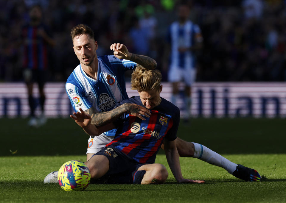 Hart umk&#xe4;mpftes Stadtderby zwischen dem FC Barcelona und Espanyol im Camp Nou. (Bild: REUTERS/Albert Gea)