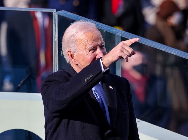 El presidente de Estados Unidos, Joe Biden, reacciona después de jurar como mandatario en Washington, EEUU