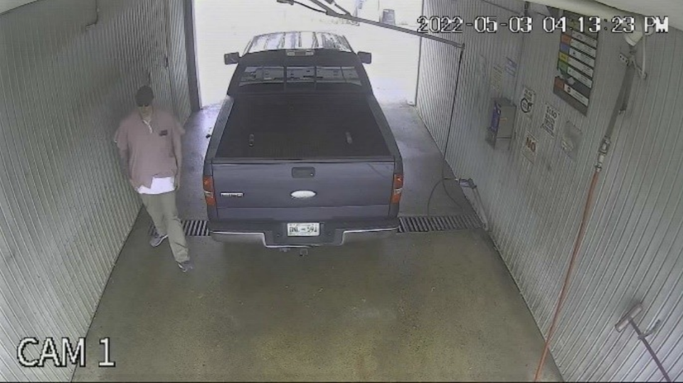 A screengrab of surveillance footage taken at the car wash.  / Credit: The U.S. Marshals Service