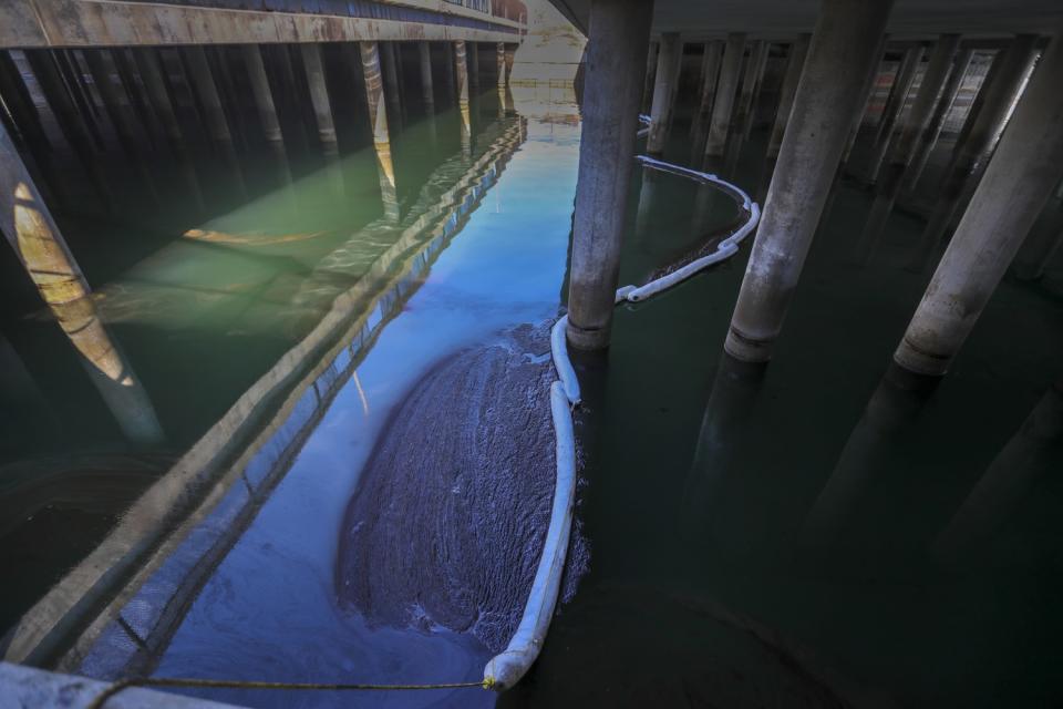 Detail of oil flowing through the Talbert Channel.