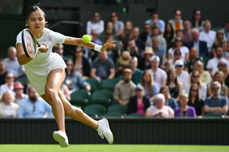 Butacas vacías en la central de Wimbledon cuando jugó la británica Emma Raducanu; también pasó con Andy Murray