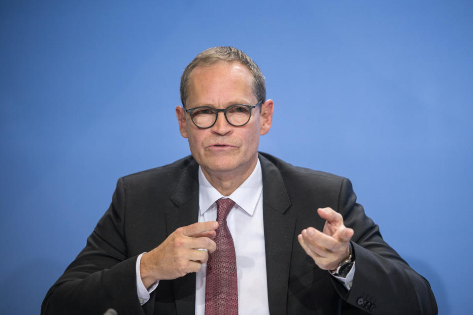 Michael Müller auf einer Corona-Pressekonferenz im Oktober (Bild: Stefanie Loos/Pool via Reuters)