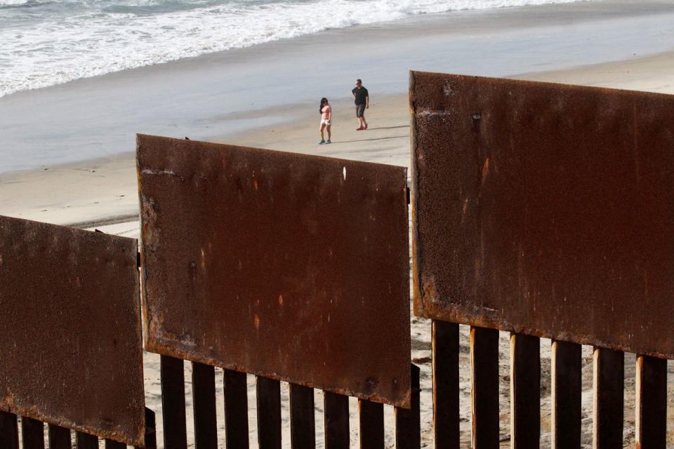 A lo largo de la frontera entre Estados Unidos y México