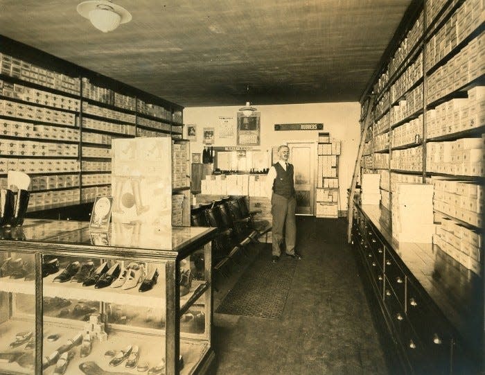 Geerds’ Shoe Store at 442 Washington Ave. in Holland.