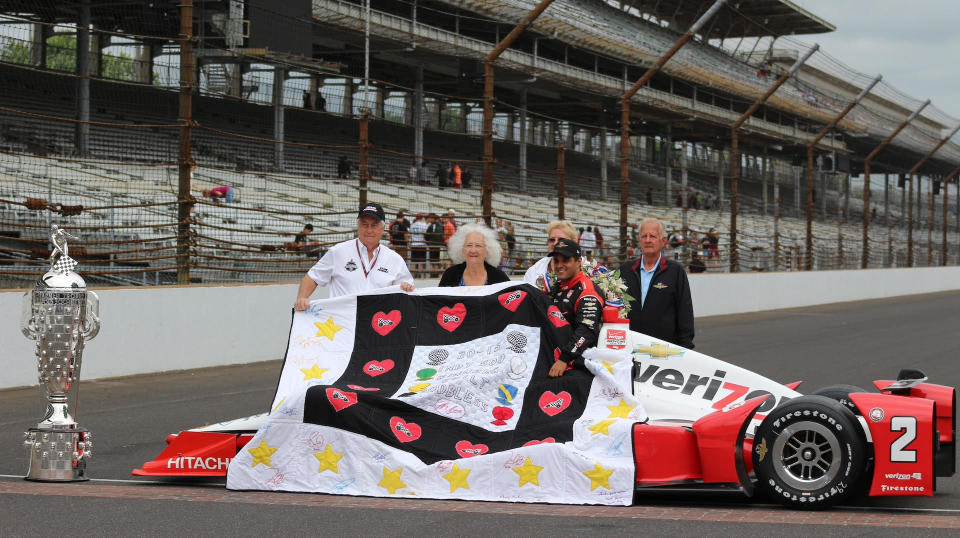 Indy 500's ‘Quilt Lady’ Who Gave Blankets to Race Winners for 47 Years Passes Away photo